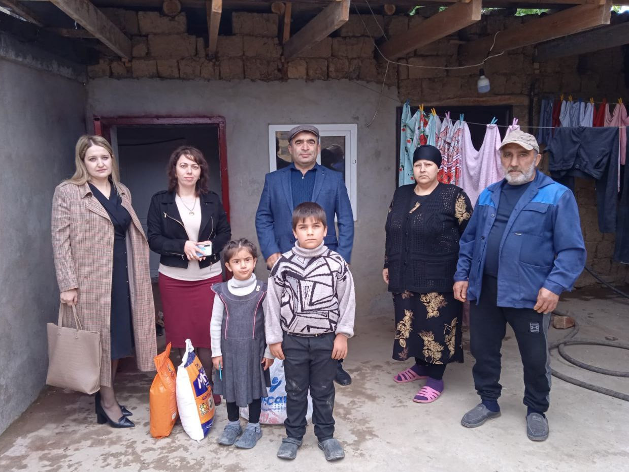 В Международный день семьи работники посетили многодетные семьи